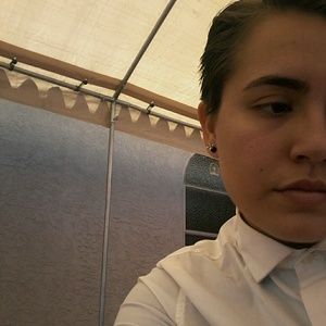 Meet your Posher, Damaris